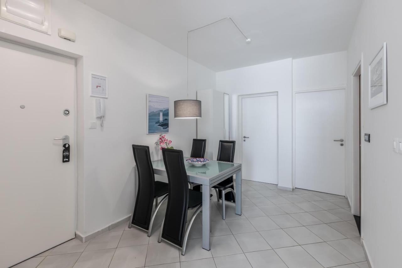Sundowners Apartment, 52Qm, Double & Single Bed, 10 Min From Old Town Of Split Exterior foto